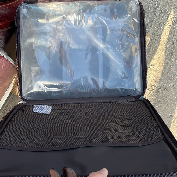 NWT rolling overnight bag in all leather - Picture 5 of 10